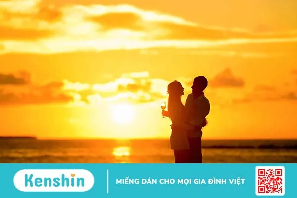 Làm bạn với người yêu cũ: Nên hay không nên?