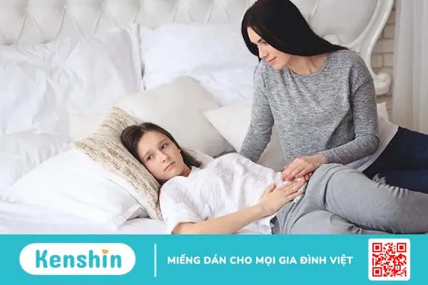 Lần đầu tiên có kinh nguyệt nên làm gì? Dấu hiệu bé gái sắp có kinh