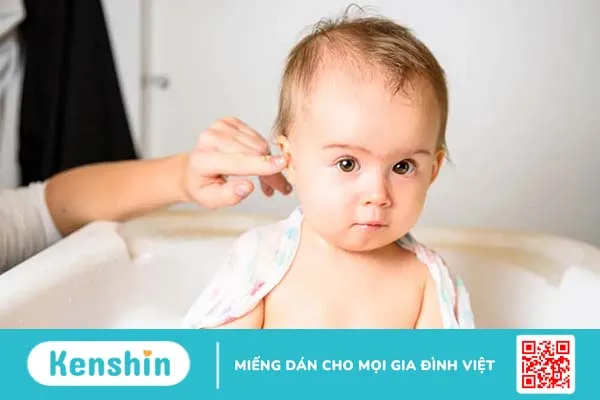 Lấy ráy tai cho bé: Không phải lúc nào cũng cần thiết!