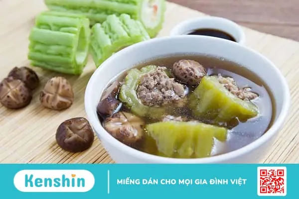 Lời đáp từ chuyên gia: Cho con bú ăn mướp đắng được không?