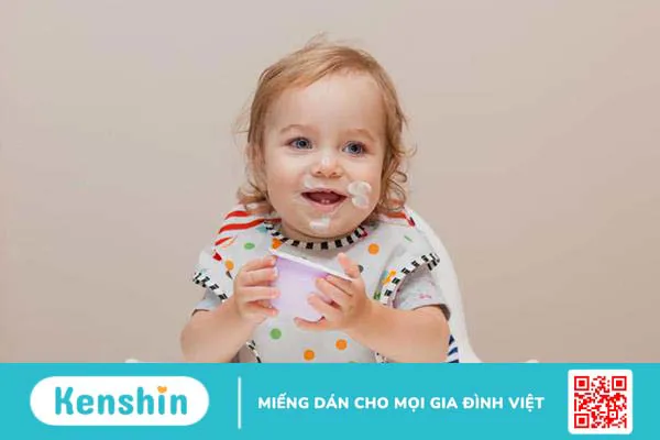 Lời đáp từ chuyên gia: Có nên cho bé ăn sữa chua hàng ngày không?