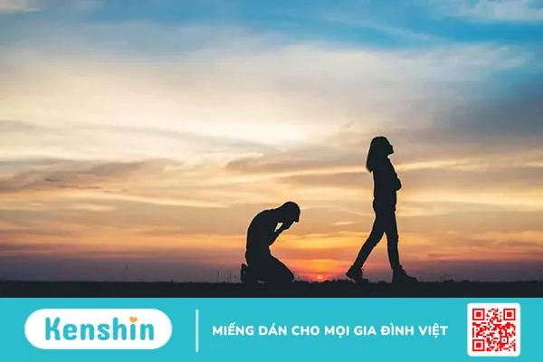 Lụy tình là gì? 16+ cách nhận biết nam và nữ lụy tình khi yêu