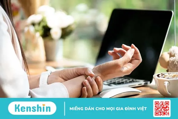 Mách bạn 3 cách giảm đau cổ tay do dùng máy tính nhiều