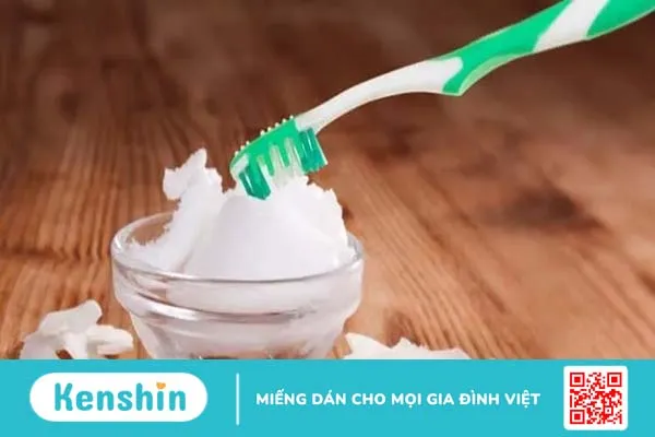 Mách bạn cách chăm sóc răng miệng bằng dầu dừa