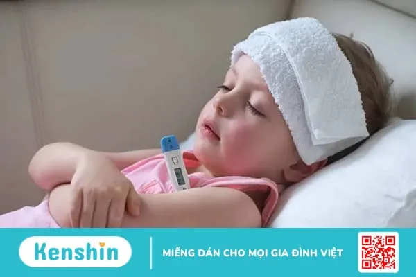 Mách mẹ cách chăm sóc trẻ bị viêm tai giữa