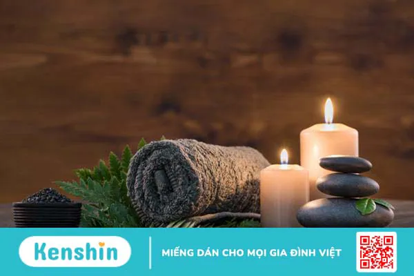 Massage đá nóng: Liệu pháp điều trị bệnh nhẹ nhàng