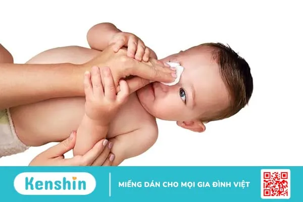 Mắt đổ ghèn nhiều khi ngủ dậy là bị gì, có sao không?