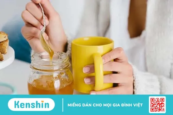 Mật ong trị đau họng: Hiểu tường tận hơn để dùng đúng hơn