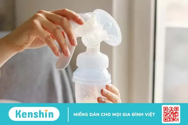 Mẹ bị COVID-19 cho con bú sữa mẹ có được không?