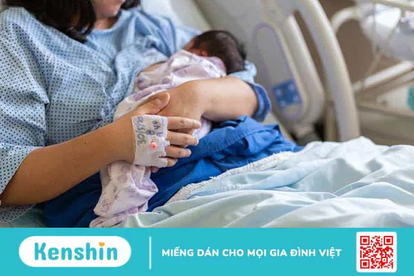 Mẹ bị viêm gan B có nên cho con bú? Trường hợp nào nên và không nên?