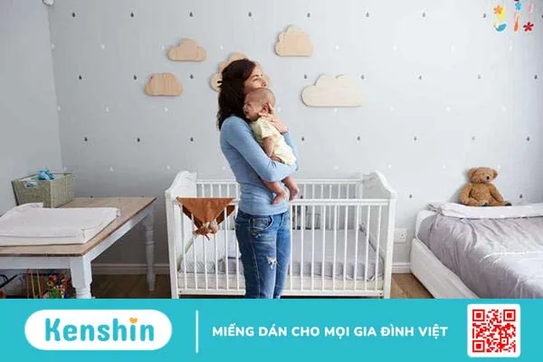 Mẹ cho con bú ăn kem được không, có ảnh hưởng đến bé không?