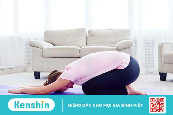 Mẹ cho con bú bị đau lưng: Truy tìm nguyên nhân và giải pháp khắc phục