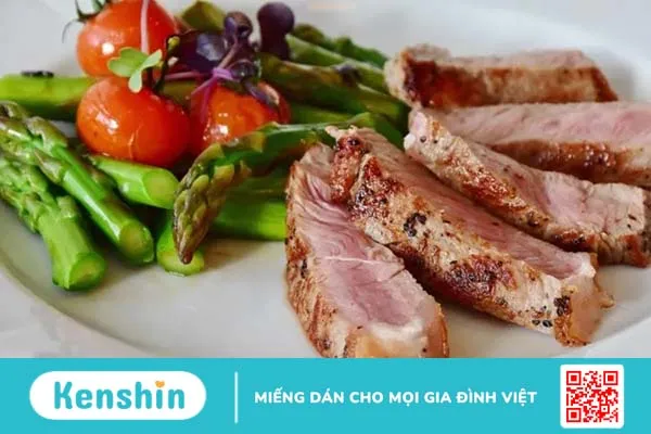 Mẹ cho con bú nên ăn gì? 8 nhóm thực phẩm không thể thiếu