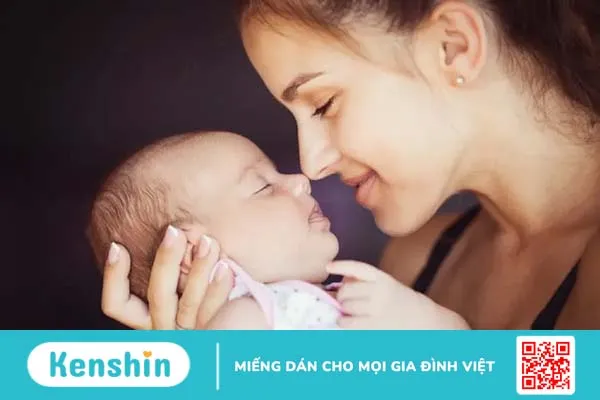 Mẹ đã biết cách gội đầu cho trẻ sơ sinh chưa?