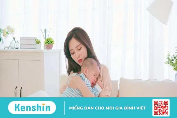 Mẹ đã biết vì sao trẻ bị sốt chân tay lạnh đầu nóng chưa?