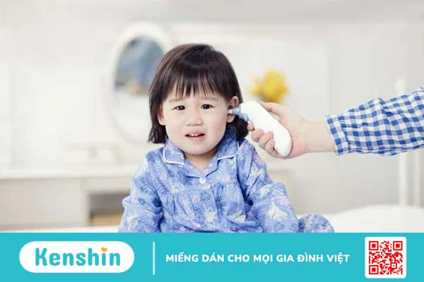 Mẹ đã biết vì sao trẻ bị sốt chân tay lạnh đầu nóng chưa?