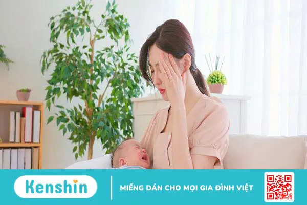 Mẹ sau sinh ăn tôm được không? Bao lâu thì ăn được?