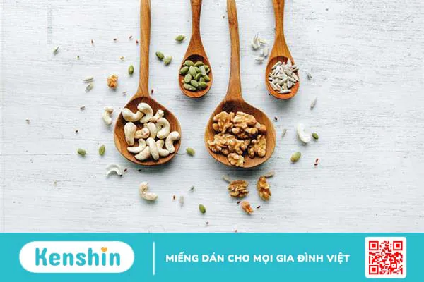 Mẹ sau sinh bị táo bón nên ăn gì? 12 thực phẩm xua tan táo bón sau sinh