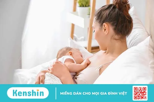 Mẹ sau sinh chưa có kinh nguyệt có đặt vòng được không?