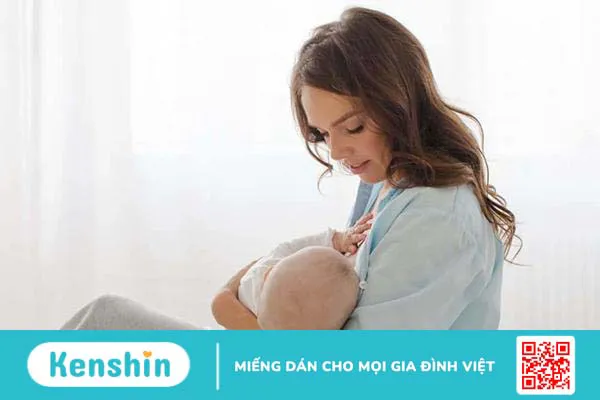 Mẹ sau sinh đang cho con bú ăn khổ qua có mất sữa không?