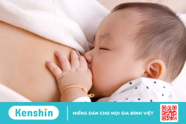 Mẹo giảm đau lưng khi bồng bế bé dành cho các mẹ