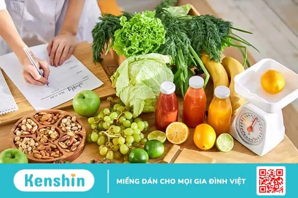 Mới nặn mụn không nên ăn gì và nên ăn gì để da nhanh lành