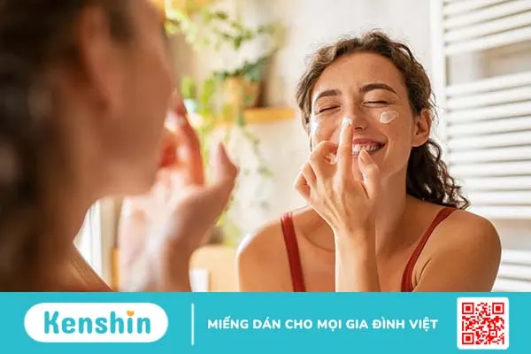 Mụn đầu đen ở mũi: Nguyên nhân và 7 cách trị mụn tại nhà