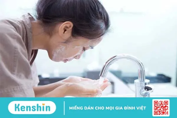 Mụn đầu trắng: Nguyên nhân, cách điều trị và phòng ngừa