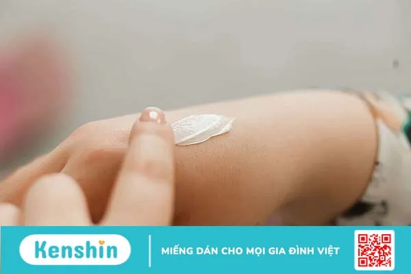 Nấm da mặt có nguy hiểm không? Dấu hiệu & cách điều trị