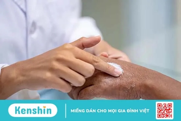 Ngứa ngón tay là bị bệnh gì? Nguyên nhân và cách chữa