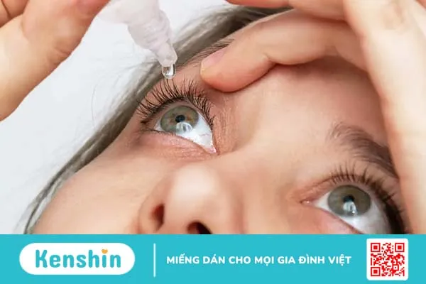 Người bị đau mắt đỏ nên làm gì để giảm khó chịu và tránh lây lan?