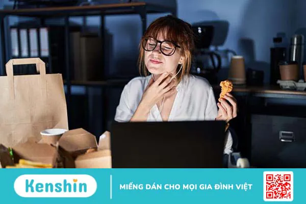 Người bị ho có ăn được thịt gà không?