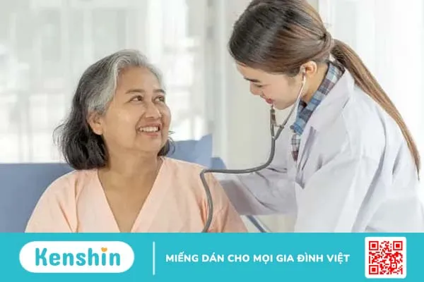 Người bị tăng huyết áp cấp cứu cần phải làm gì?