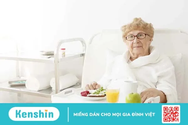 Người già bị táo bón nên ăn gì? 9 thực phẩm có lợi cho người cao tuổi