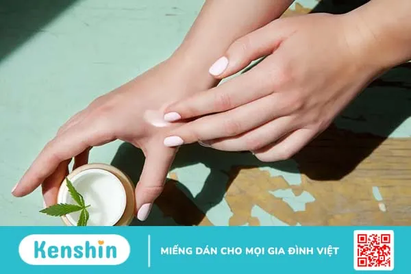 Những điều cần biết về chàm da mặt để tránh lan rộng và sẹo