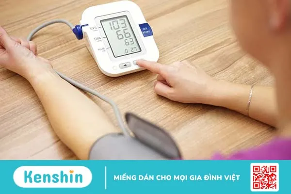 Nước tiểu có bọt là bệnh gì và cách khắc phục