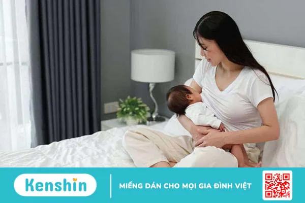 Nuôi con bằng sữa mẹ: Tưởng không dễ mà dễ không tưởng