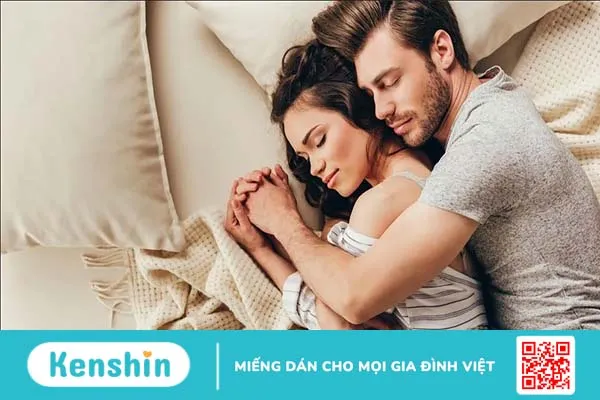 Ôm nhau ngủ có thật sự giúp bạn thư giãn và ngủ ngon hơn?