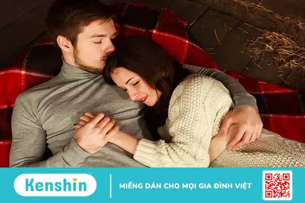 Ôm nhau ngủ có thật sự giúp bạn thư giãn và ngủ ngon hơn?