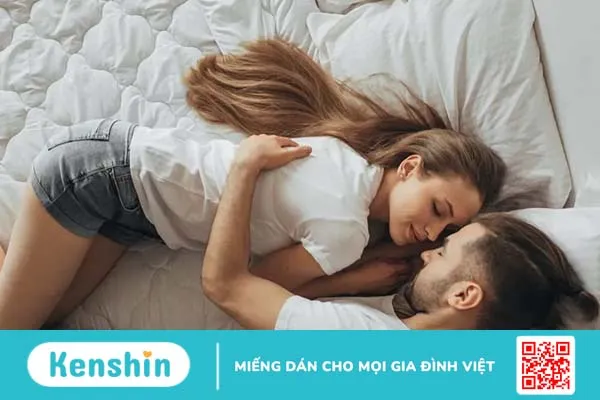 Ôm nhau ngủ có thật sự giúp bạn thư giãn và ngủ ngon hơn?