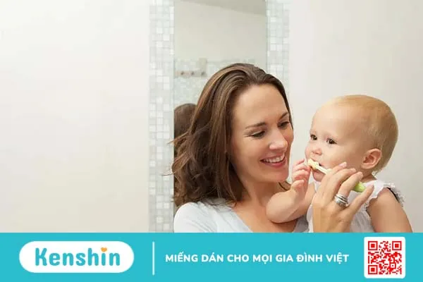 Phân biệt dấu hiệu sốt mọc răng ở trẻ với sốt bệnh thông thường