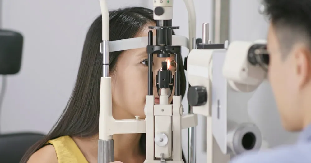 Phẫu thuật mắt LASIK