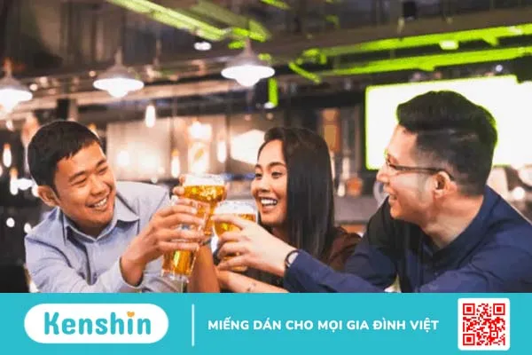 Phù nề chân có nguy hiểm không? 10 nguyên nhân phù chân thường gặp