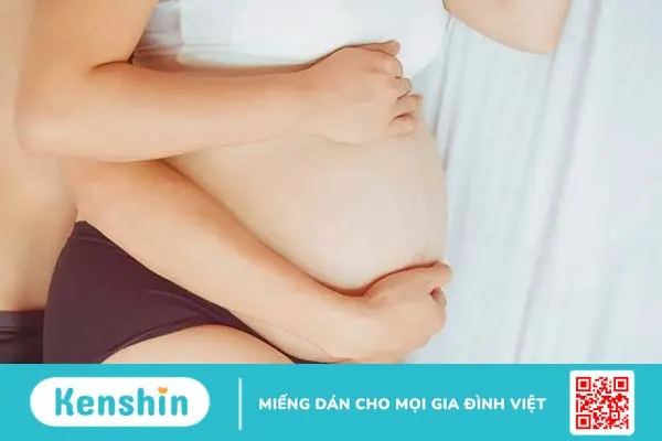 Quan hệ khi mang thai có được xuất vào trong không?