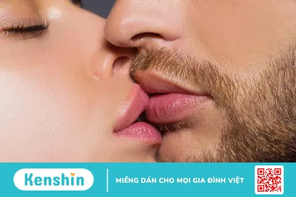 Rainbow kiss là gì? Những lưu ý khi trải nghiệm nụ hôn cầu vồng