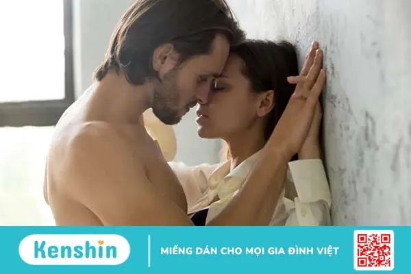 Rainbow kiss là gì? Những lưu ý khi trải nghiệm nụ hôn cầu vồng