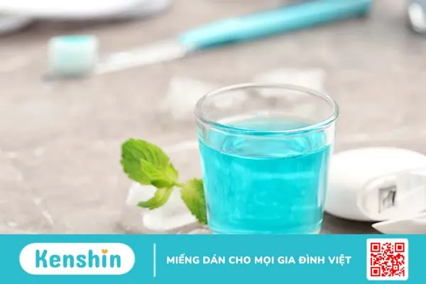 Review 6 nhãn hiệu nước súc miệng trị hôi miệng, the mát dễ tìm mua