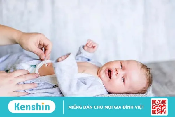 Rốn trẻ sơ sinh bị chảy máu phải làm sao? Nguyên nhân do đâu?