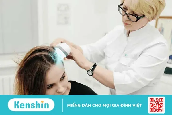 Rụng tóc nhiều là bệnh gì? 10 tình trạng gây rụng tóc