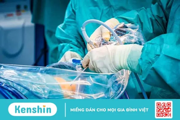 Rút dụng cụ sau phẫu thuật chấn thương chỉnh hình